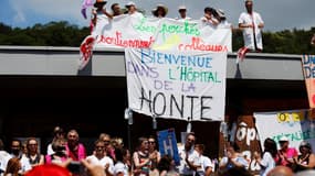 Les "perchés" occupent le toit de l'hôpital psychiatrique du Havre depuis le 26 juin dernier 
