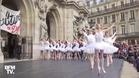 Retraites: les danseuses de l'Opéra de Paris interprètent le Lac des Cygnes sur le parvis du monumenter