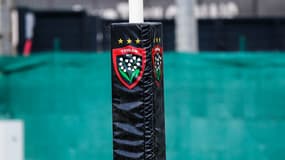 Un poteau de rugby aux couleurs du RC Toulonnais