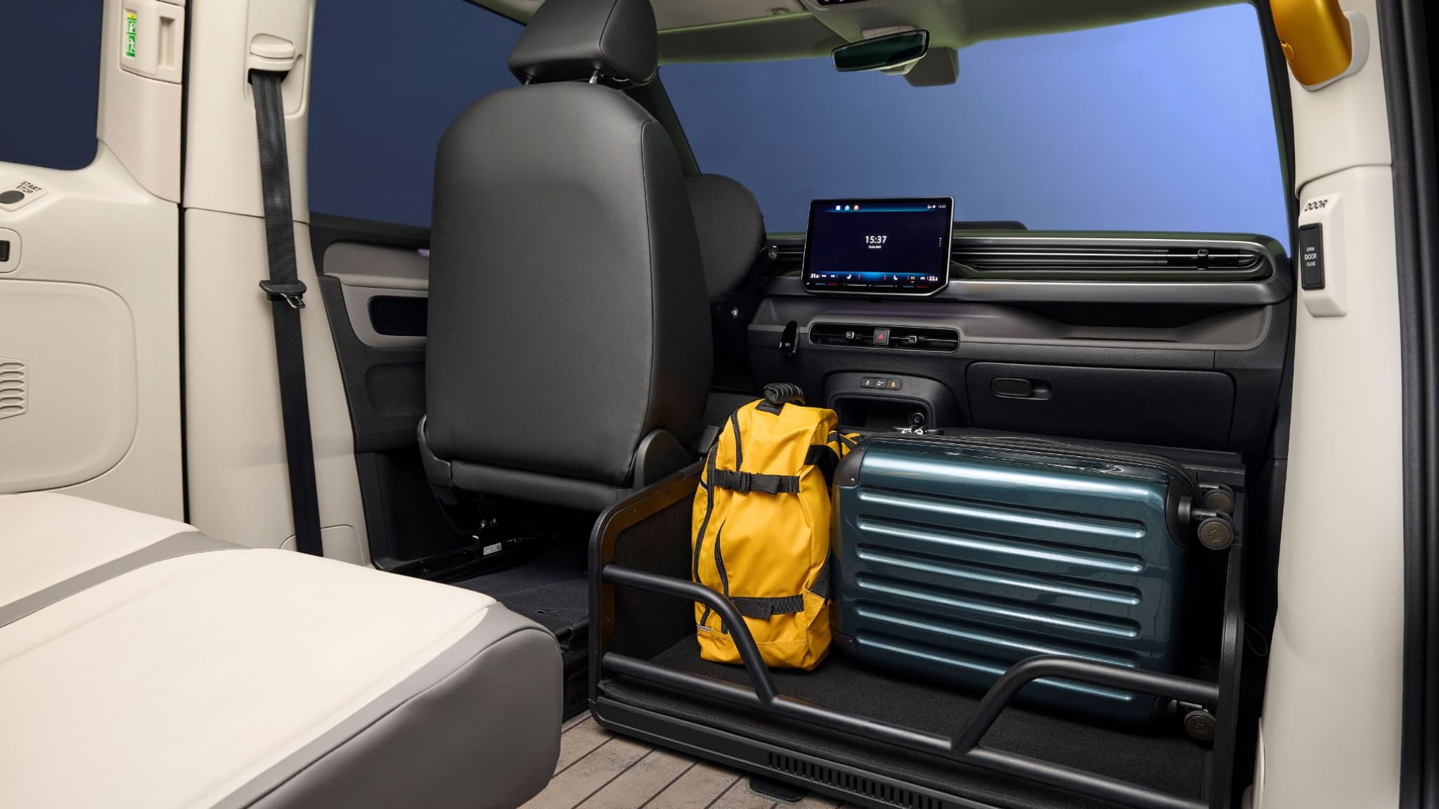 At the head of identification. Ad Buzz, with a driver seat that is no longer useful for this 100% autonomous vehicle. At the head of identification. Ad Buzz, with a driver seat that is no longer useful for this 100% autonomous vehicle.