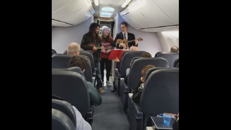 Les passagers ont entonné des chants de Noël avant le décollage de leur avion