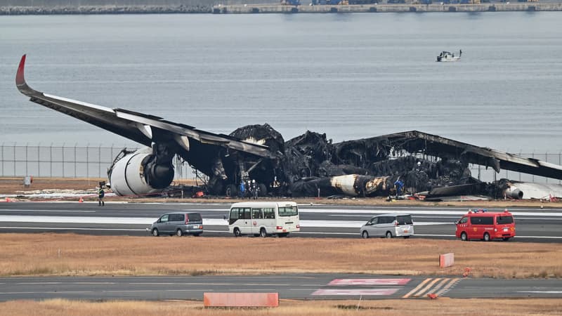 Collision à l'aéroport de Tokyo: Japan Airlines affirme que ses pilotes n'ont pas vu l'autre appareil
