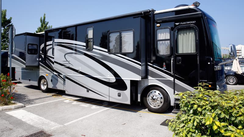 Le motor-home de l'équipe Sky
