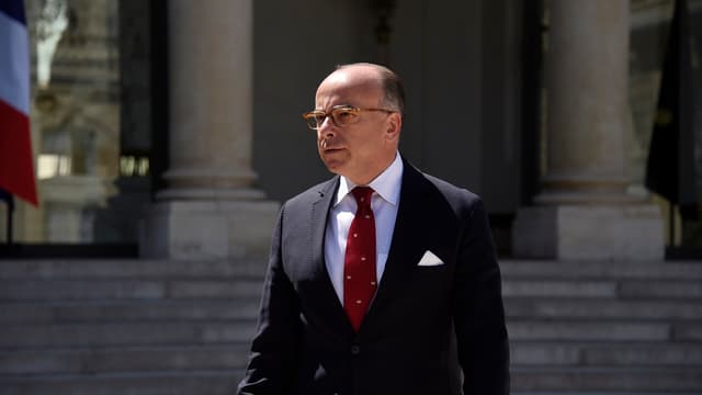 Bernard Cazeneuve à Garches vendredi 14 août 2015