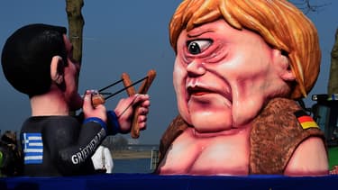 Photo d'un char au Carnaval de Dusseldorf en Allemagne, prise le 16 février 2015.