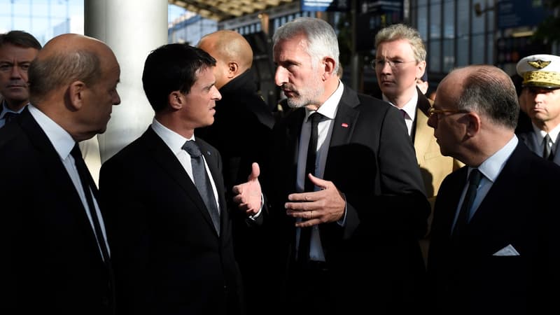 Guillaume Pepy, accompagné de Manuel Valls et Bernard Cazeneuve, s'est rendu à la Gare du Nord ce lundi. 