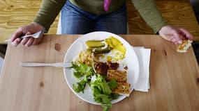 En France, plus de 400 restaurants proposent des plats compatibles avec la pratique vegan.