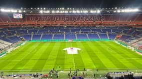 La nouvelle pelouse du Groupama Stadium pour accueillir le PSG, ce dimanche, en clôture de la 23e journée de championnat