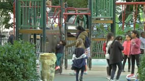 Jouer après l'école, le grand plaisir des enfants entre 7 et 11 ans.