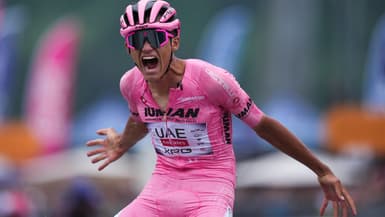 Isaac Del Toro maillot rose et vainqueur de la 17e étape du Giro 2025