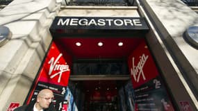 Entrée du Virgin Megastore des Champs-Elysées, à Paris. L'avenir des 1 000 salariés français du groupe sera connu mardi.