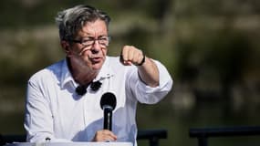 L'ancien candidat LFI à la présidentielle, Jean-Luc Mélenchon, arrive deux jours après le succès de la manifestation syndicale contre la réforme des retraites