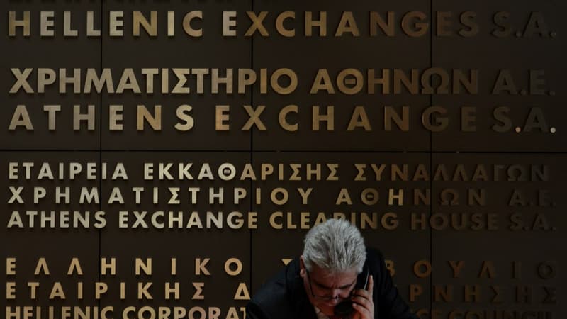 La Bourse d'Athènes perdait plus de 10%  mardi.