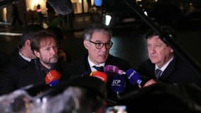 Le premier secrétaire du PS Olivier Faure, le député Boris Vallaud et le sénateur Patrick Kanner à leur sortie de l'Élysée, le 10 décembre 2024.