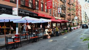 Les terrasses de restaurants ont fleuri sur les trottoirs new-yorkais, comme ici dans le quartier de Little Italy, le 24 juin 2020