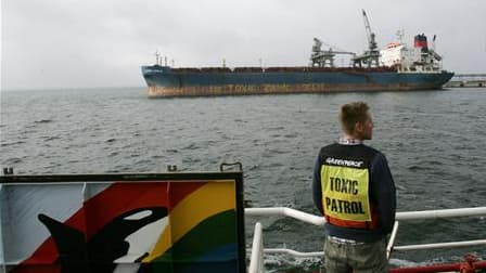 Le "Probo Koala", cargo affrété par la société Trafigura Beheer BV et qui, en juillet 2006, cherchait à se défaire de centaines de tonnes de résidus chimiques. Un tribunal néerlandais a infligé une amende d'un million d'euros à l'entreprise suisse pour av