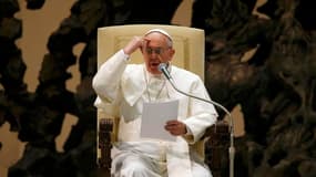 A l'occasion de sa première audience avec les représentants des médias, le pape François a déclaré samedi matin qu'il aimerait "une Eglise pauvre et pour les pauvres". /Photo prise le 16 mars 2013/REUTERS/Paul Hanna