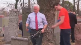 Aux Etats-Unis, Mike Pence aide à nettoyer le cimetière juif vandalisé
