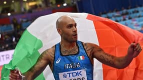 L'Italien Marcell Jacobs sacré champion du monde du 60 m en salle, en dominant le tenant du titre américain Christian Coleman, le 19 mars 2022 à Belgrade