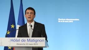 Après avoir mis en pause sa campagne pour les élections départementales 24 heures à la suite du crash de l'avion A320 Germanwings dans les Alpes, Manuel Valls est de retour sur le terrain ce mercredi après-midi.