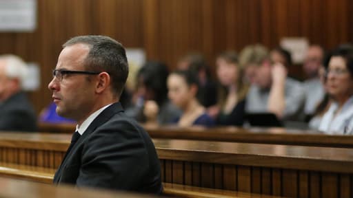 Oscar Pistorius lors de son procès à Pretoria, en Afrique du Sud, le 13 mai.