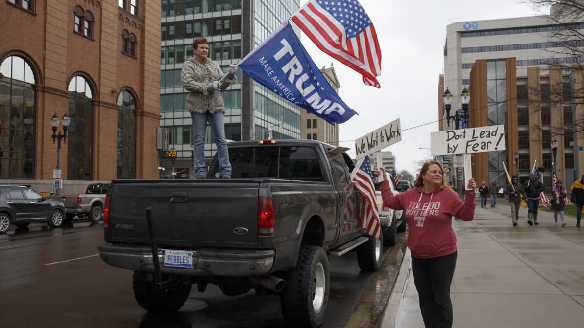Des manifestants à Lansing, dans le Michigan