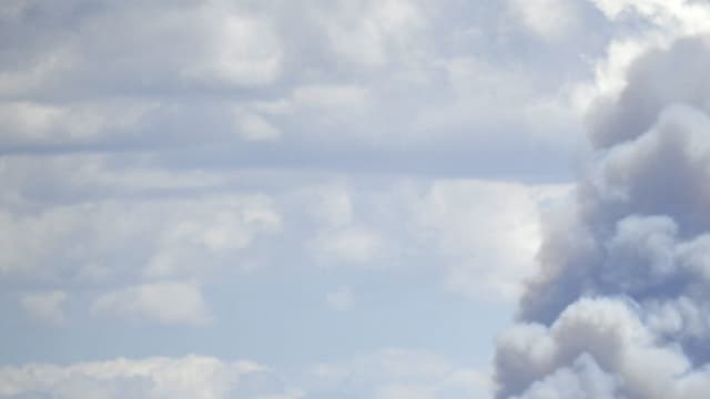 D'importants moyens humains et matériels ont été déployés afin de venir à bout de l'incendie qui s'est déclaré près du Tour de France