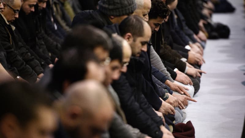 Prière à la Grande Mosquée de Paris, le 9 janvier dernier. 