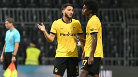 Des joueurs des Young Boys en août 2025 avec un sponsor interdit en France