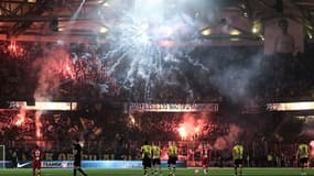 Les supporters de l'AEK Athènes le 14 mai 2023