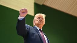 Donald Trump après la réunion du Conseil de paix au Forum économique mondial de Davos le 22 janvier 2026