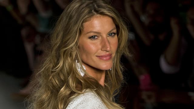 Gisele Bündchen lors d'un défilé pour la marque Colcci