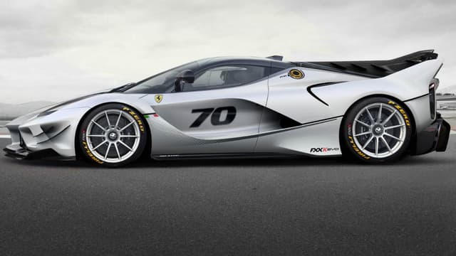Ferrari a dévoilé la FXX K Evo, une version encore plus sportive que la déjà très sportive FXX K. Ou comment rajouter un kit aéro à cette hypercar.