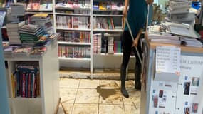 Ce vendredi 18 octobre 2024, à Brignais, les habitants et commerçants constatent les dégâts des inondations.