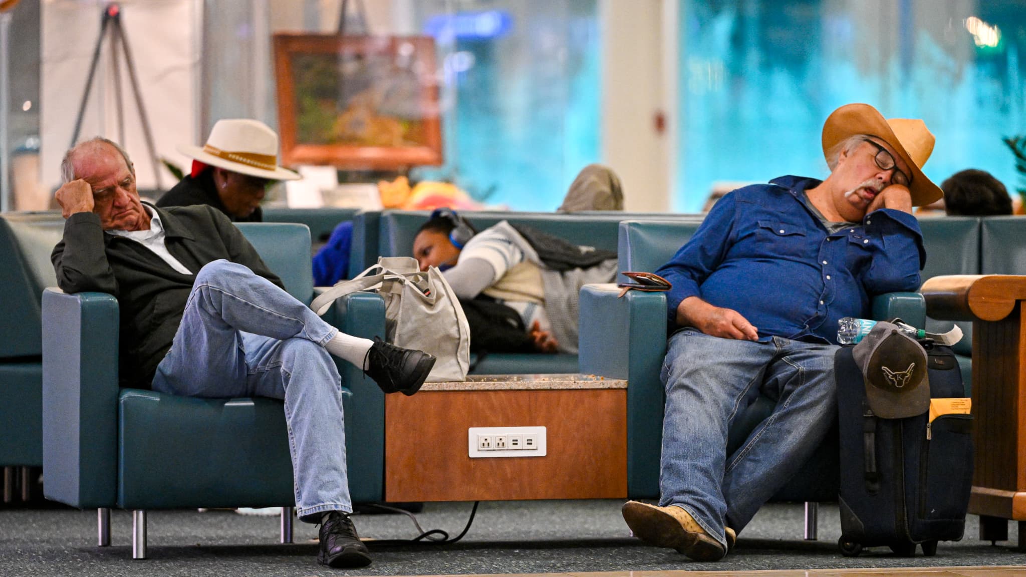 Des voyageurs à l'aéroport d'Orlando Des voyageurs à l'aéroport d'Orlando