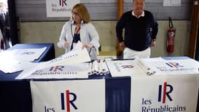Stand de vente de posters Les Républicains, lors du congrès fondateur du paris, le 30 mai dernier à Paris.