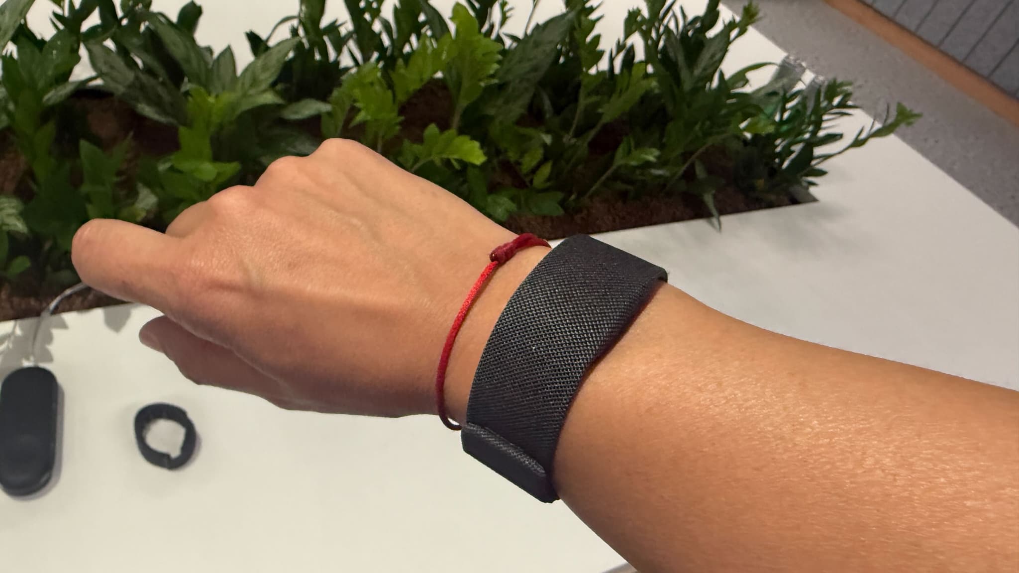 Les Orion fonctionnent avec un bracelet haptique pour les commandes gestuelles