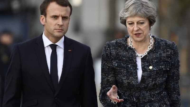 Emmanuel Macron et Therasa May  le 17 novembre 2017. 
