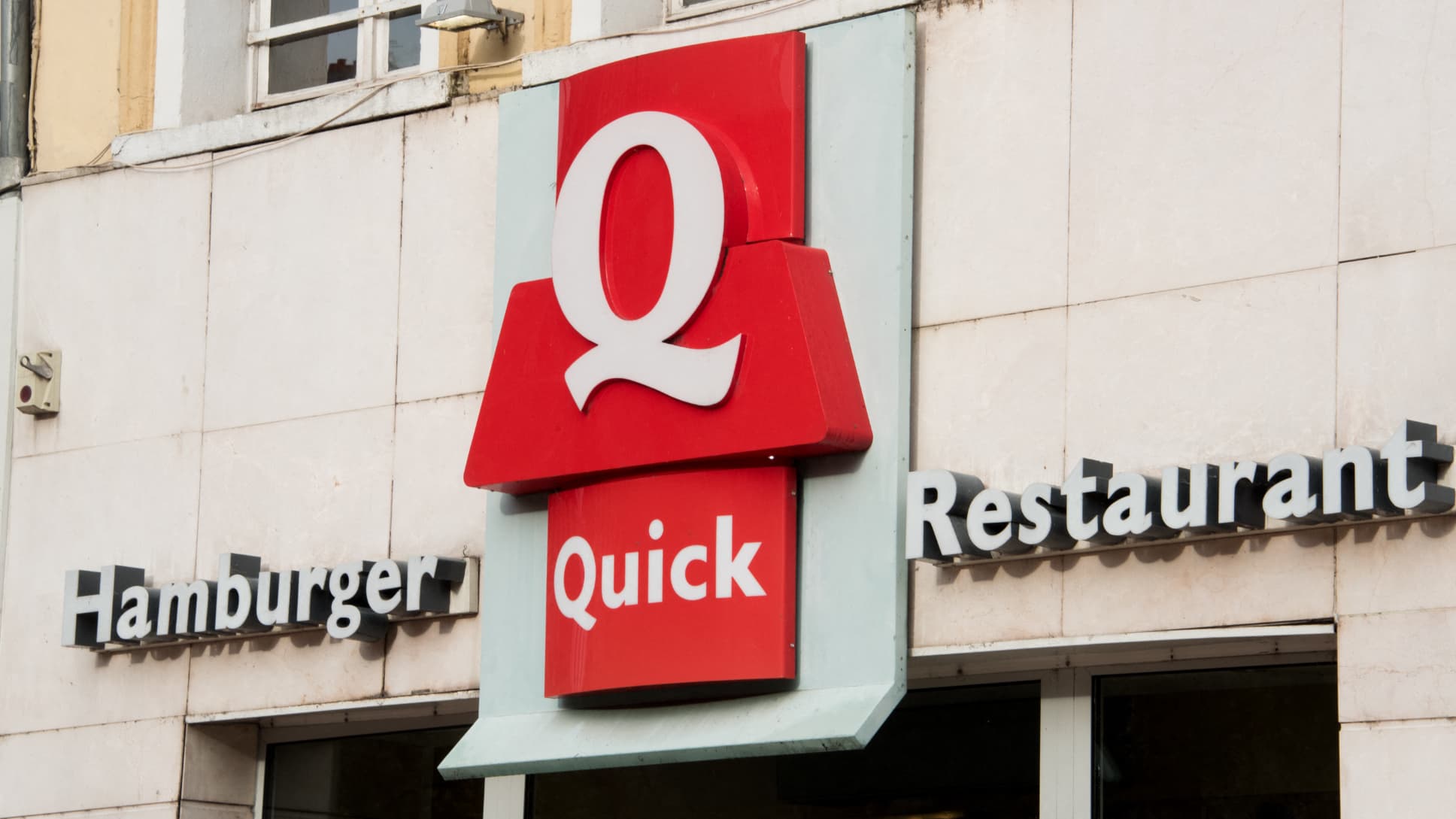 Menus, advertisements, restaurants… how Quick wants to become a fast food giant again