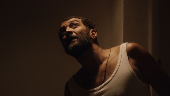 Ramzy Bédia dans Terminal Sud