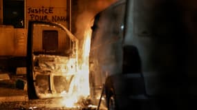 Un véhicule incendié à Nanterre