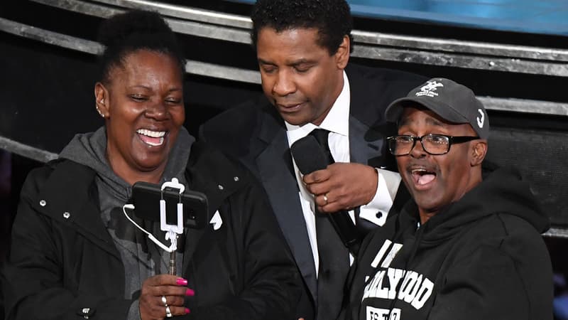 Denzel Washington et les deux "touristes" qu'il marie durant la cérémonie des Oscars 2017
