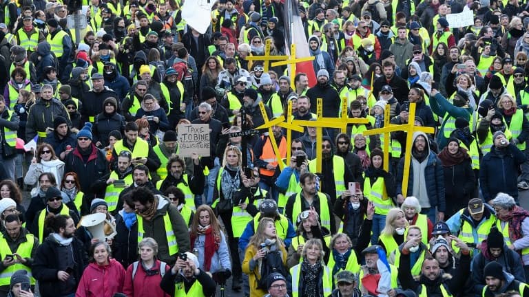 De nouveaux heurts ont éclaté à Paris ce samedi en marge de la 8e journée de mobilisation des gilets jaunes.