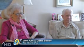 Vern Ann et Gene Baxter se sont rencontrés il y a 80 ans, et se taquinent encore comme au premier jour.