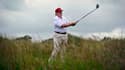 Donald Trump jouant au golf à Aberdeenshire en Ecosse, le 10 juillet 2012