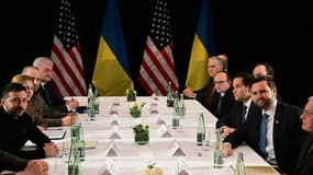 JD Vance et Volodymyr Zelensky le 14 février 2025