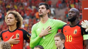 Wout Faes avec Thibaut Courtois et Romelu Lukaku avant un match de la Belgique en juin 2023