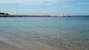 La plage du Croûton est fermée à Antibes.