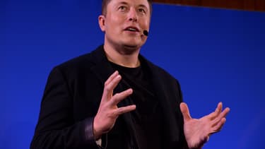 Elon Musk a annoncé la sortie d'un camion Tesla en septembre.