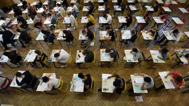 Des lycéens planchent lors de l'épreuve de philosophie le 18 juin 2018